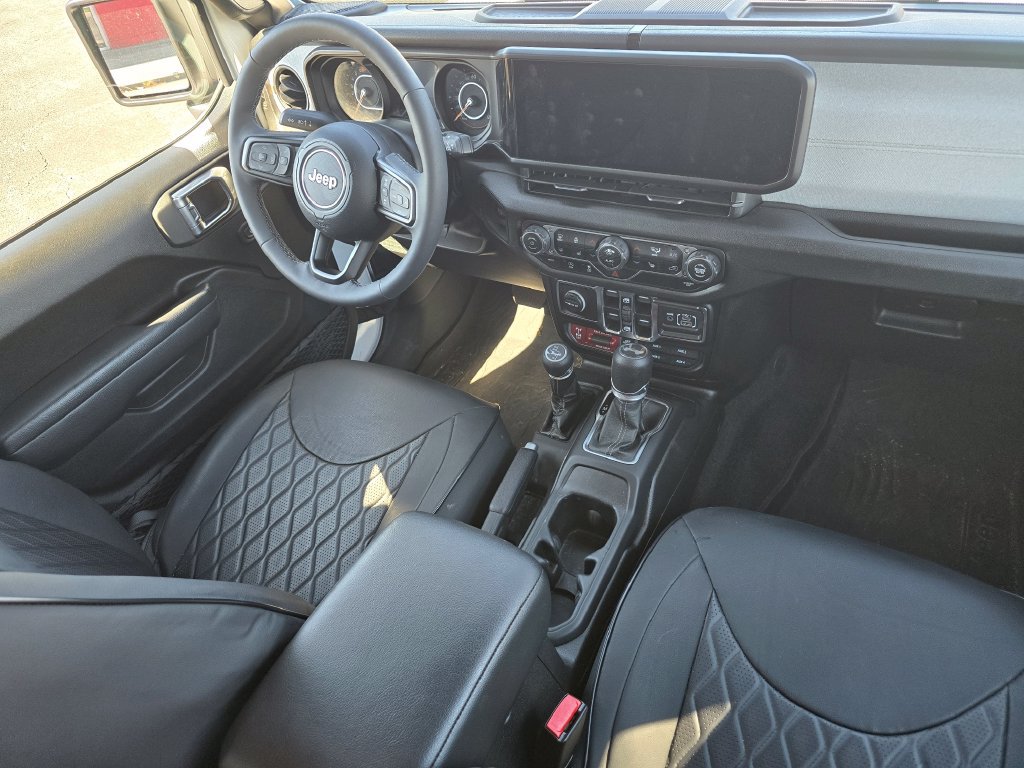 Used 2025 Jeep Wrangler Unlimited Sport AWD/4WD image 24