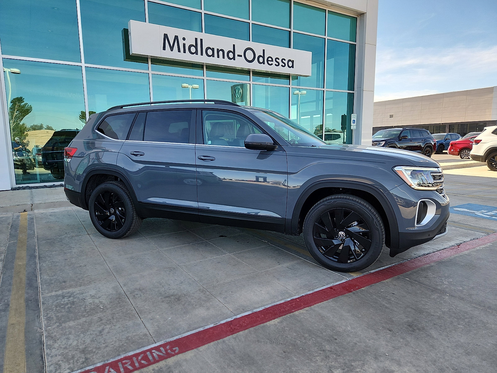 New 2026 Volkswagen Atlas SE image 8