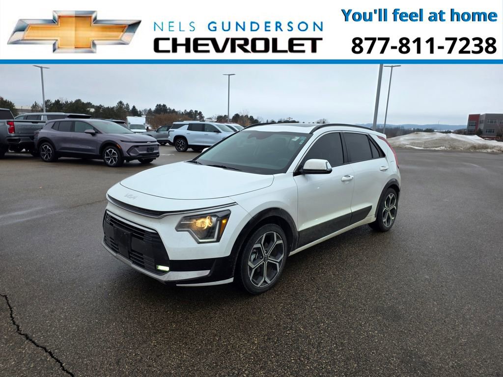 Used 2023 Kia Niro EX Touring image 2