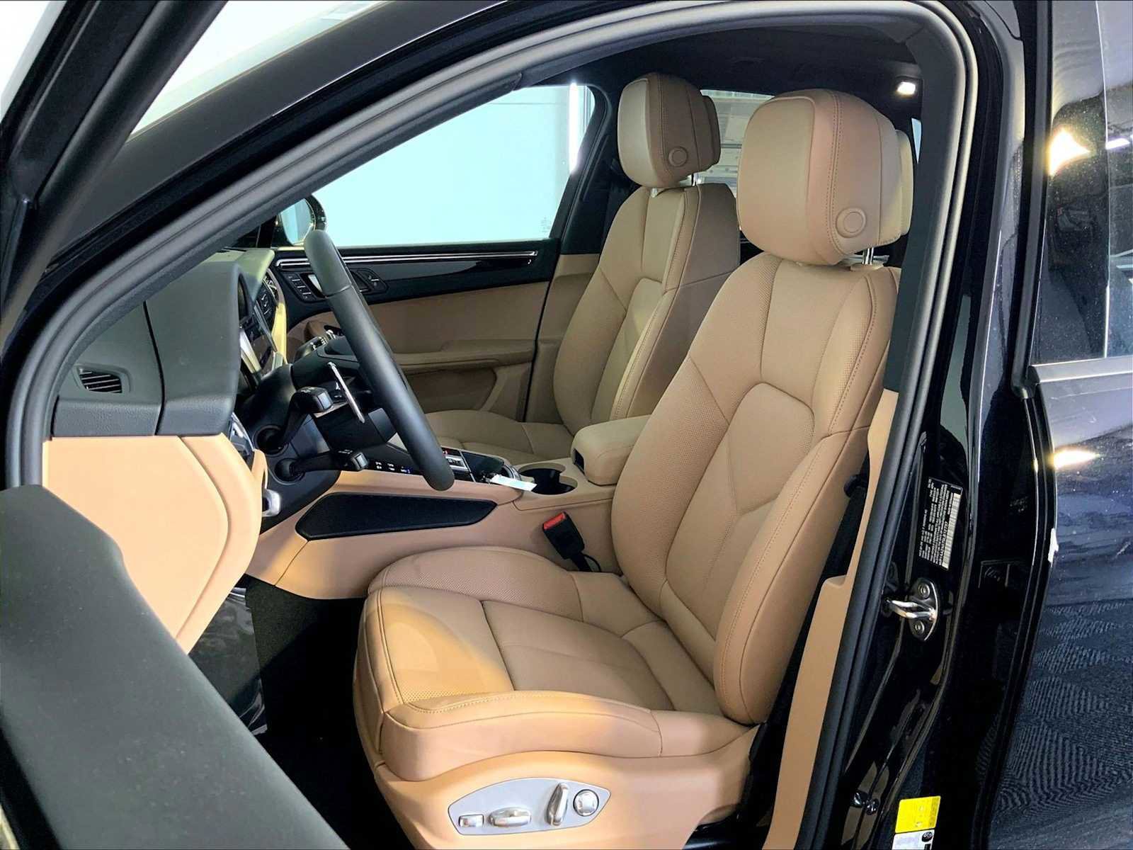 New 2025 Porsche Macan AWD/4WD image 5