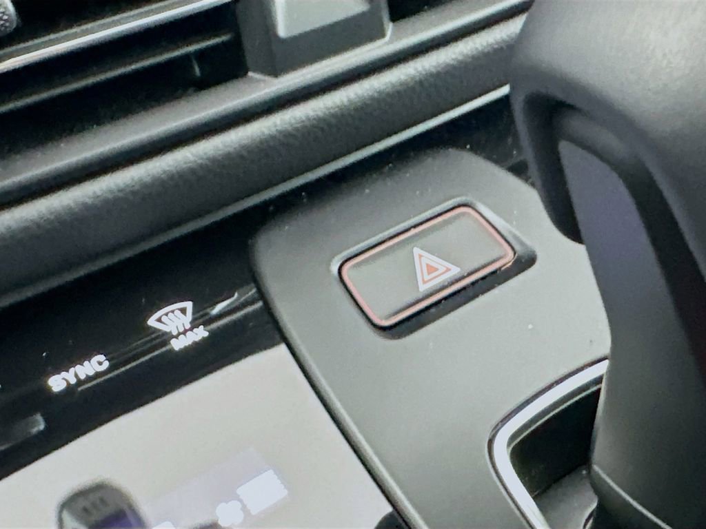 Certified 2026 Porsche Macan image 18