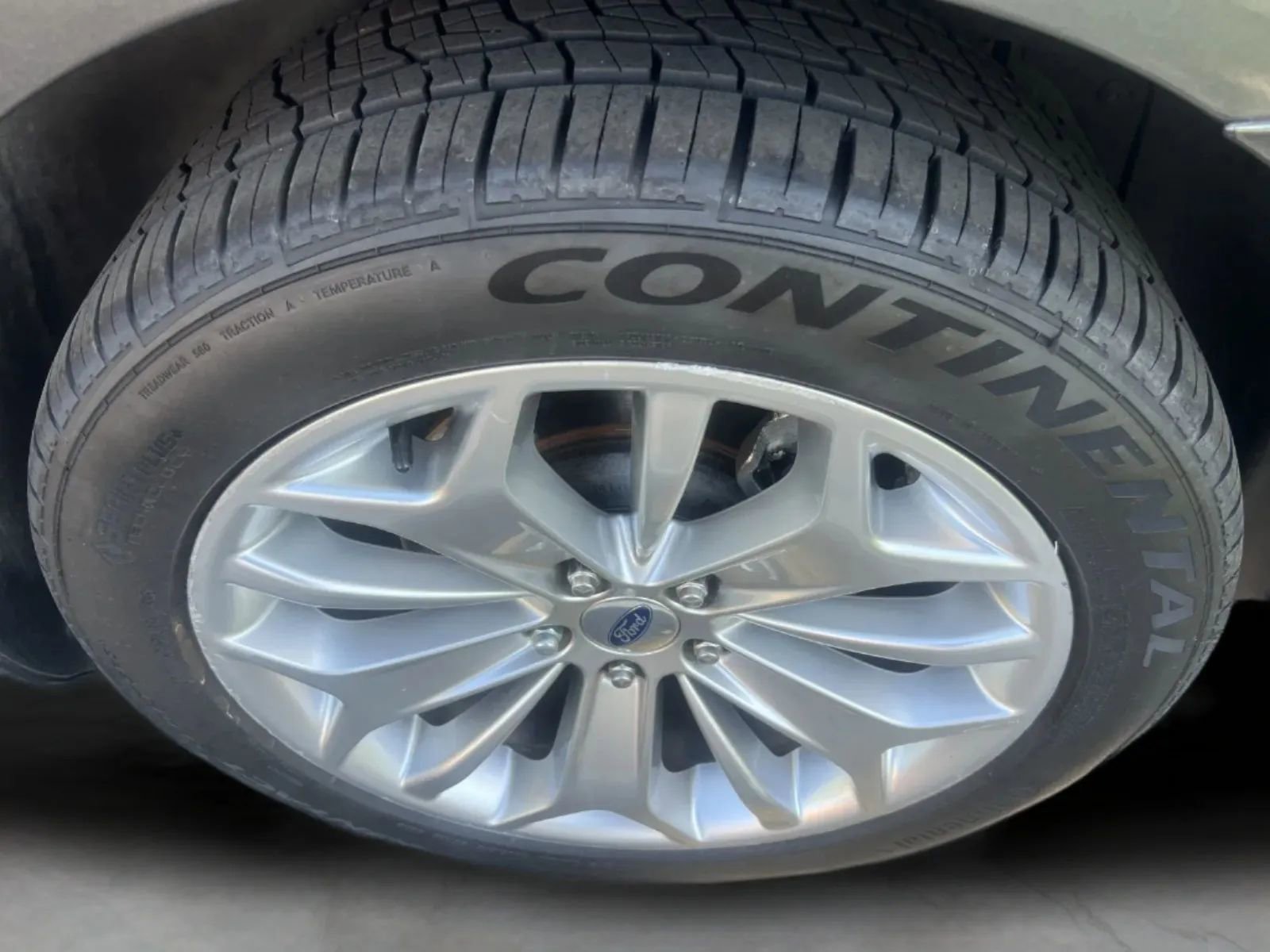 Used 2019 Ford Taurus Limited FWD image 17