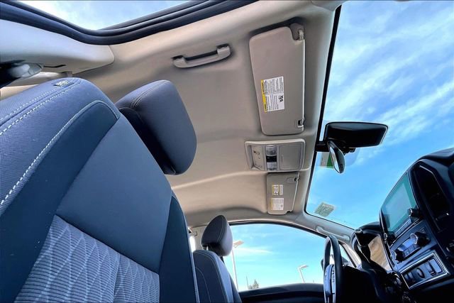 Used 2024 Nissan Titan SV w/ SV Convenience Package image 22