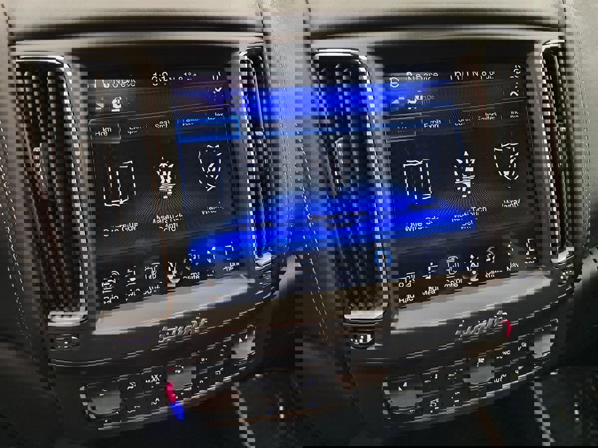 Used 2017 Maserati Levante w/ Sport Package image 15