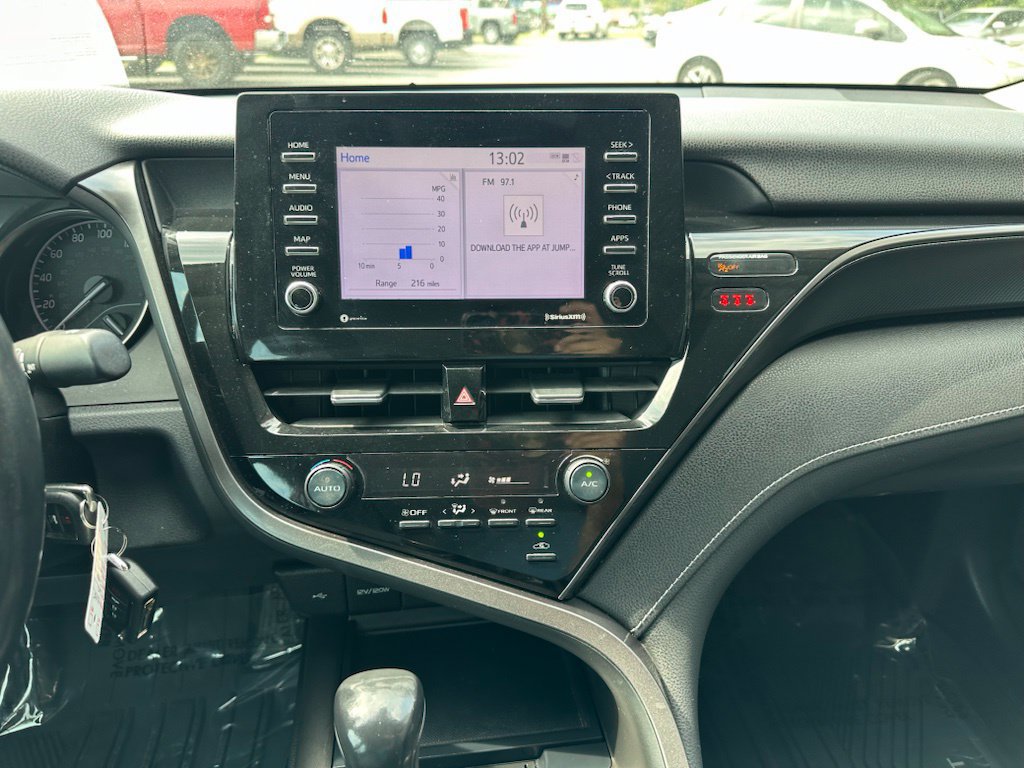 Used 2021 Toyota Camry SE FWD image 22