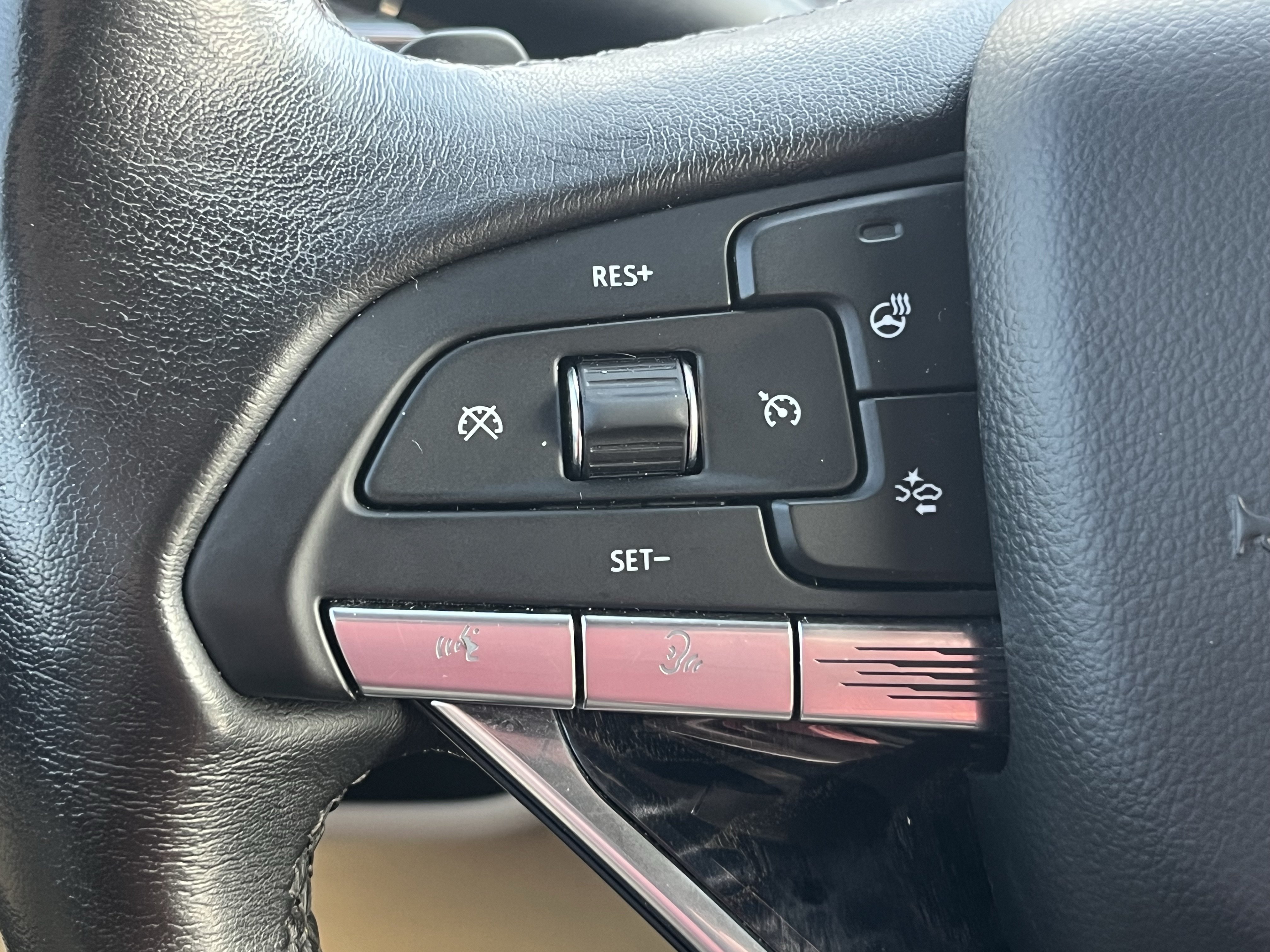 Used 2021 Cadillac Escalade Premium Luxury AWD/4WD image 20