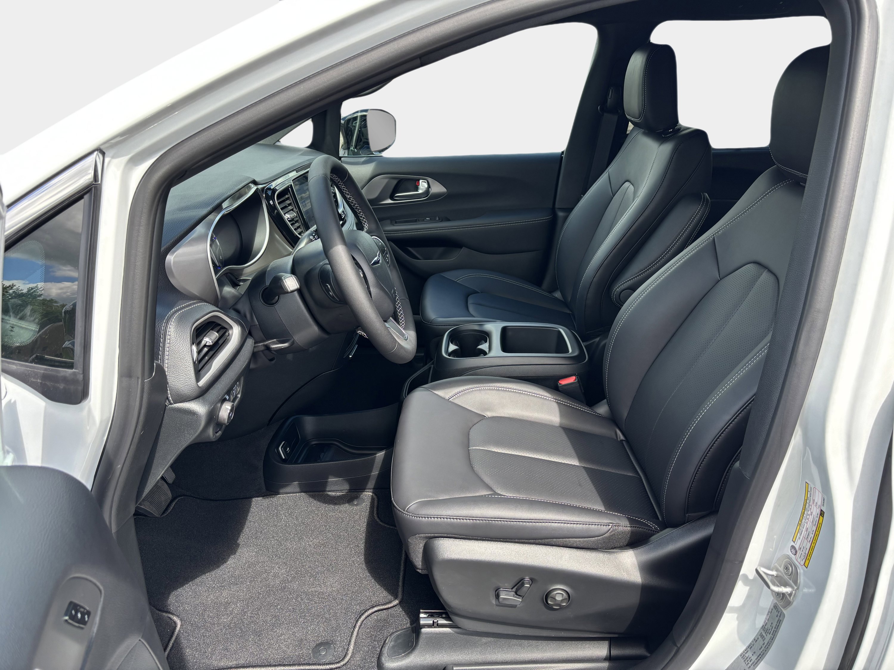 New 2026 Chrysler Pacifica Select image 9