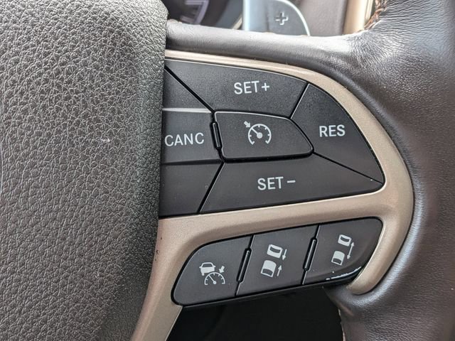 Used 2017 Jeep Grand Cherokee Summit w/ Skid Plate Group AWD/4WD image 29
