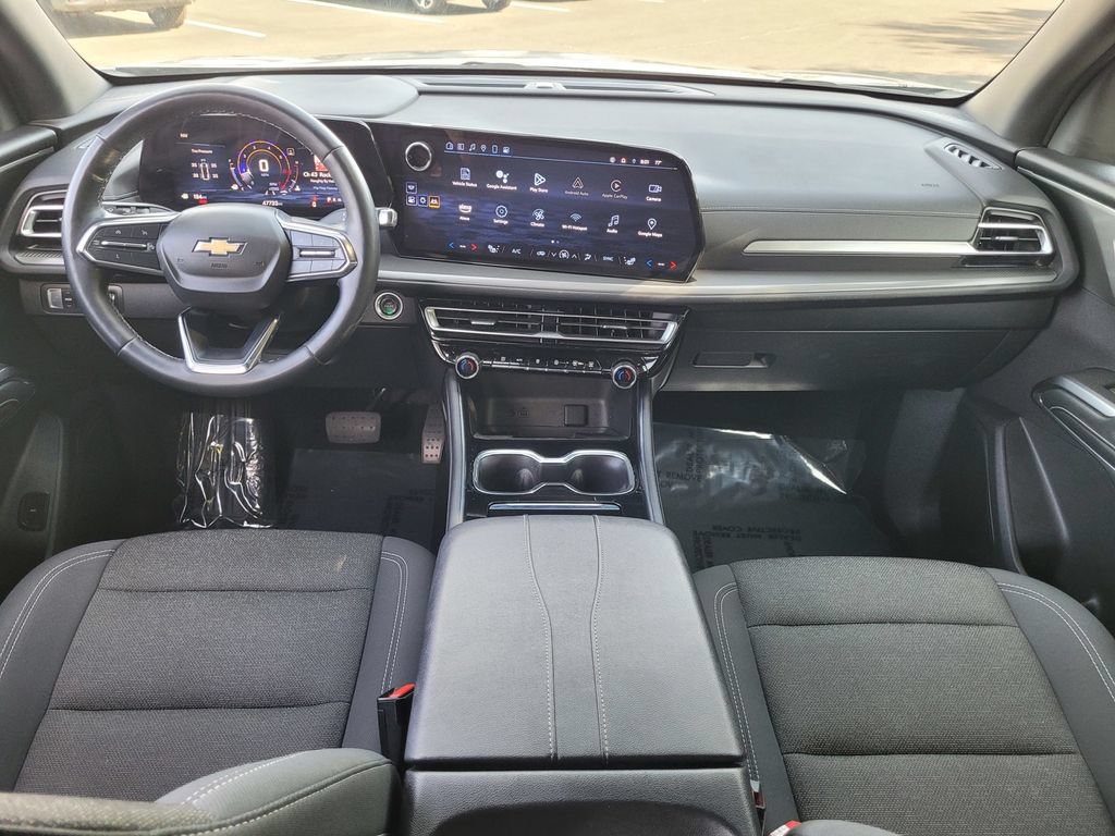 Used 2024 Chevrolet Traverse LT FWD image 17