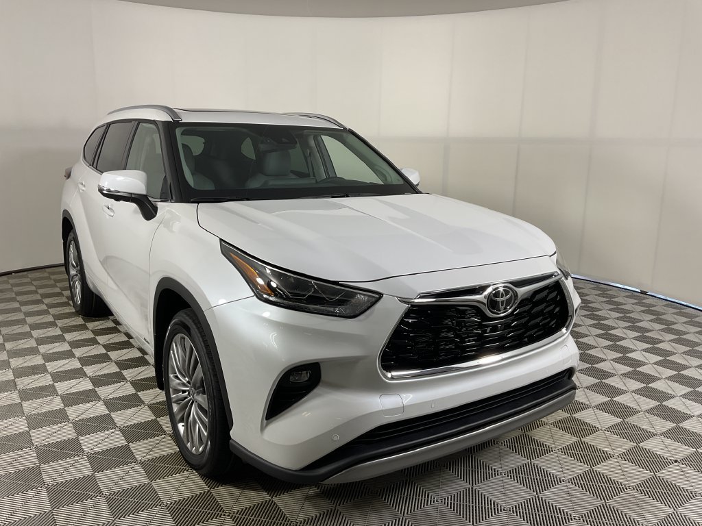 New 2026 Toyota Highlander Platinum AWD/4WD image 1