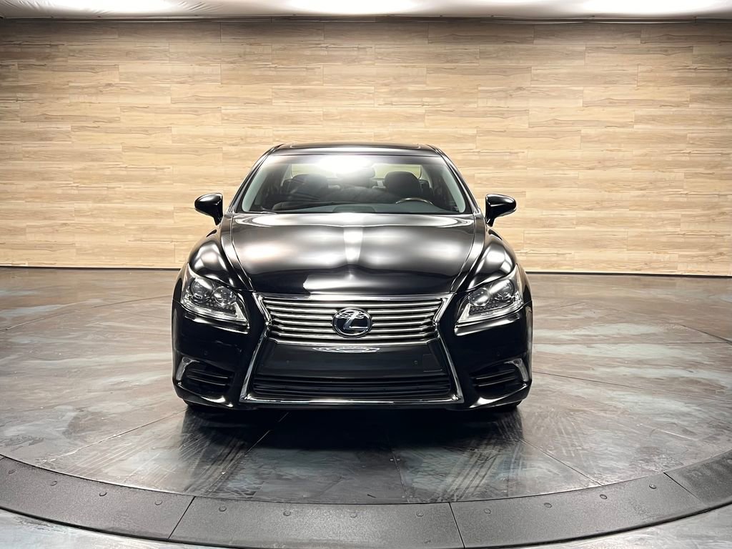 Used 2017 Lexus LS 460 w/ Comfort Package RWD image 21