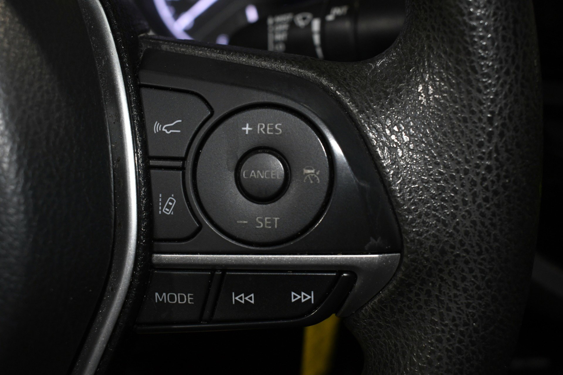 Used 2021 Toyota Camry LE image 30