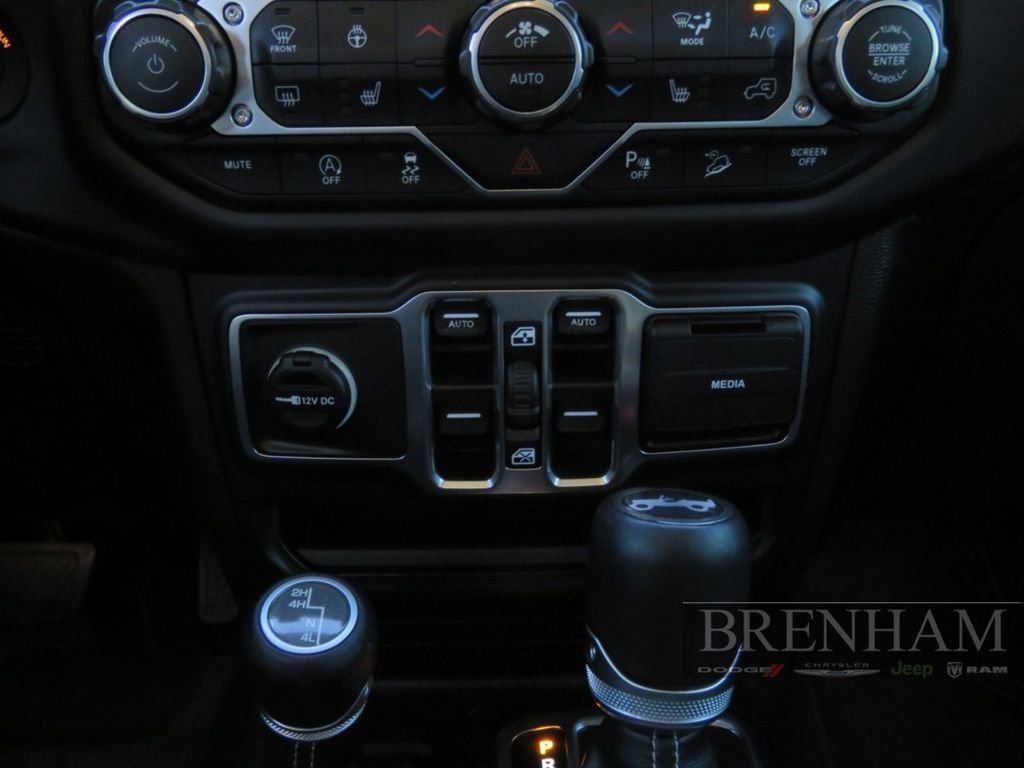 Used 2019 Jeep Wrangler Unlimited Sahara image 24