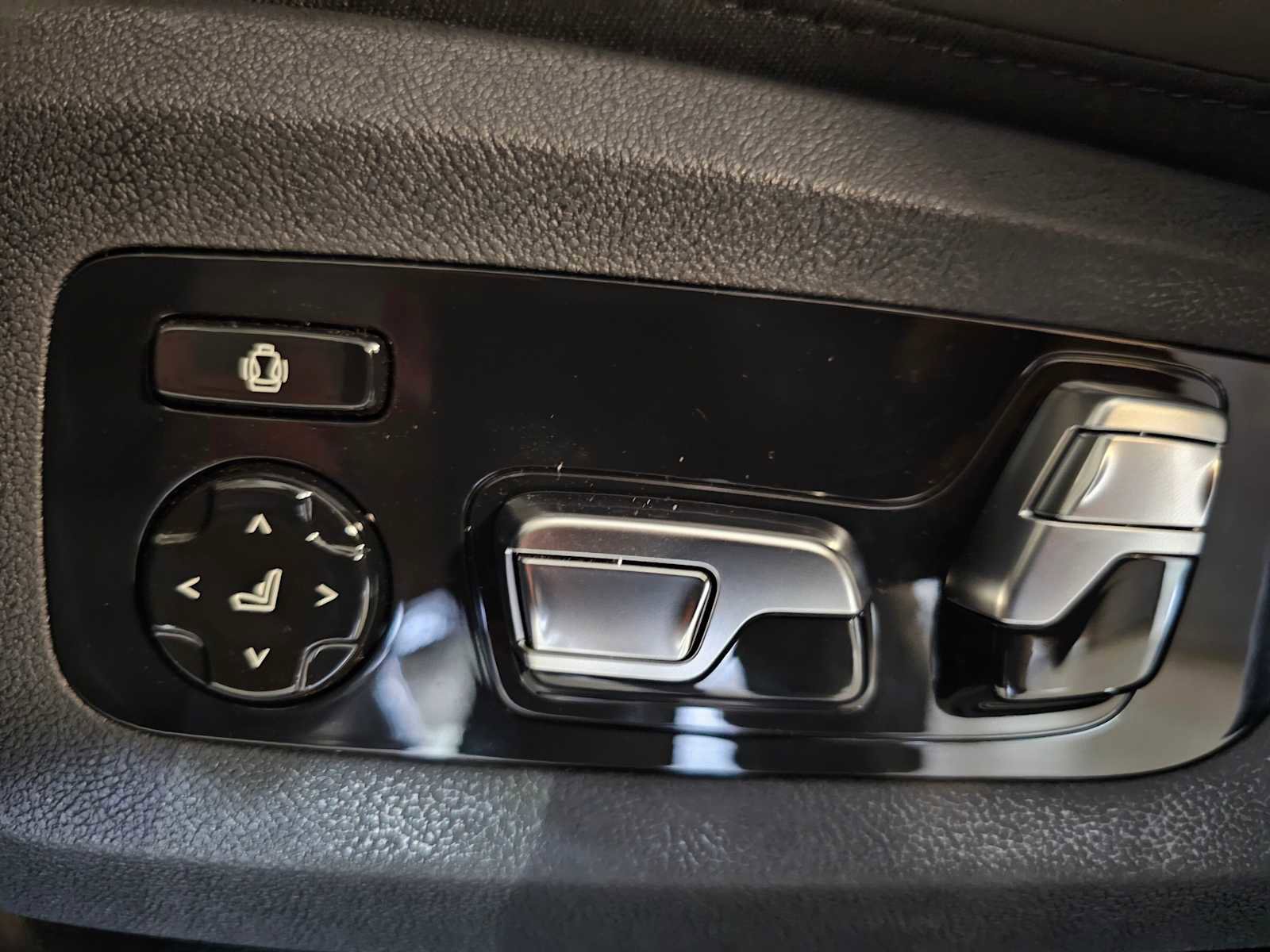 New 2026 BMW X5 xDrive40i w/ M Sport Package image 29