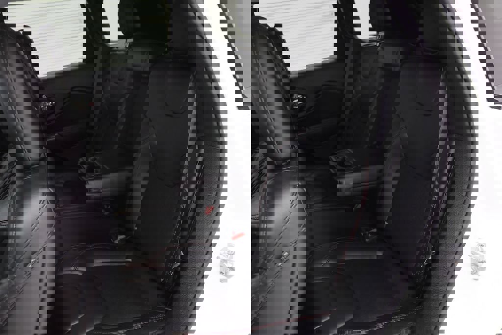 Used 2019 Jeep Cherokee Trailhawk w/ Cold Weather Group image 11