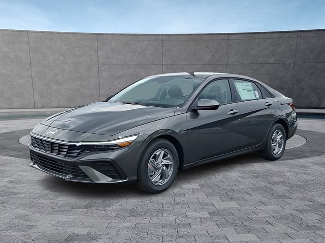 New 2026 Hyundai Elantra SE FWD image 3