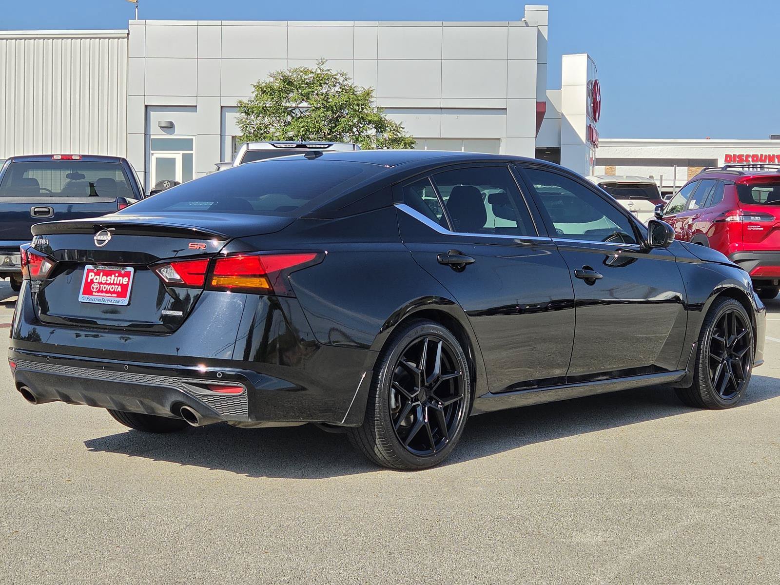 Used 2024 Nissan Altima 2.0 SR FWD image 4