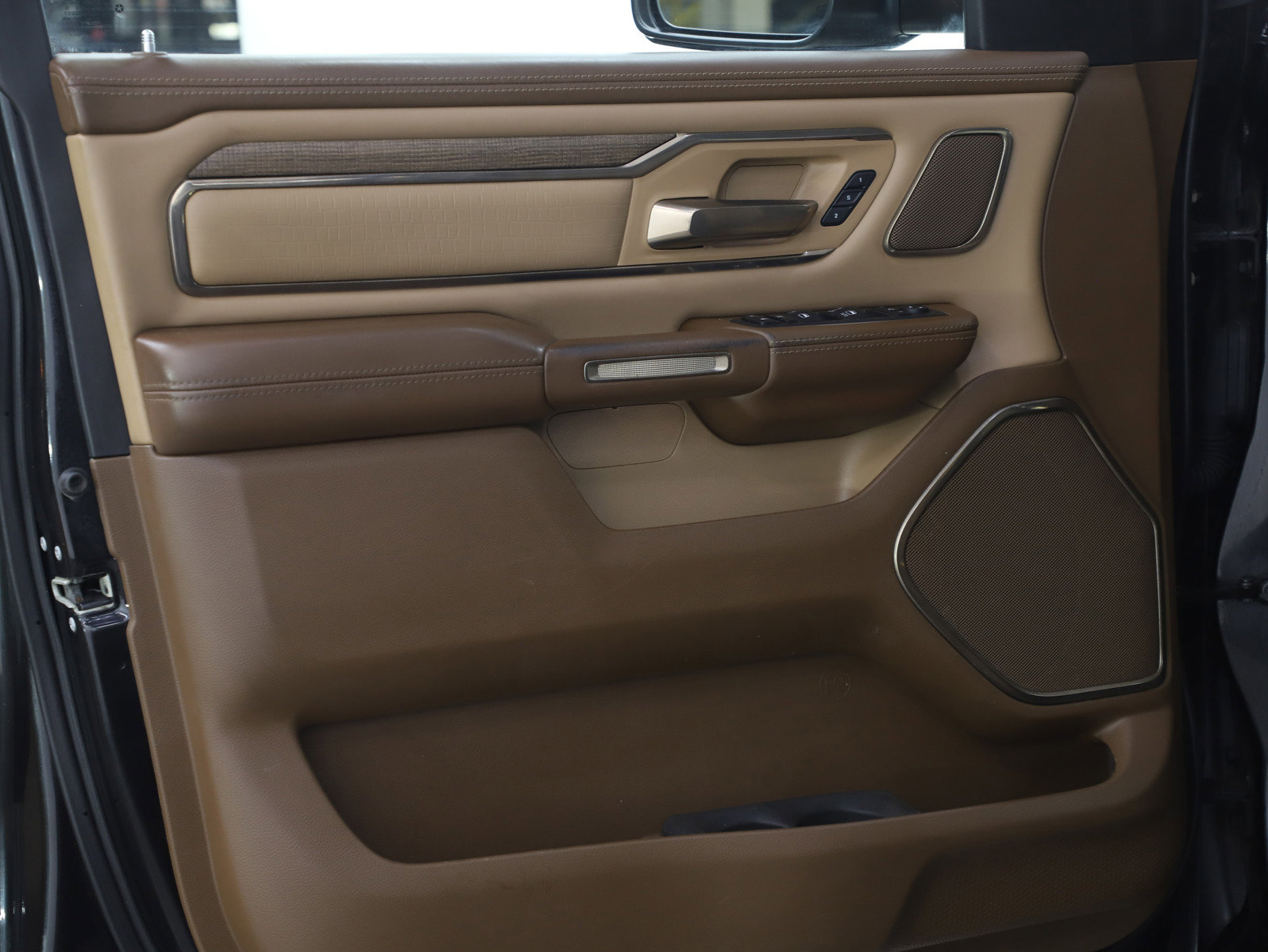 Used 2020 RAM 1500 Longhorn image 22