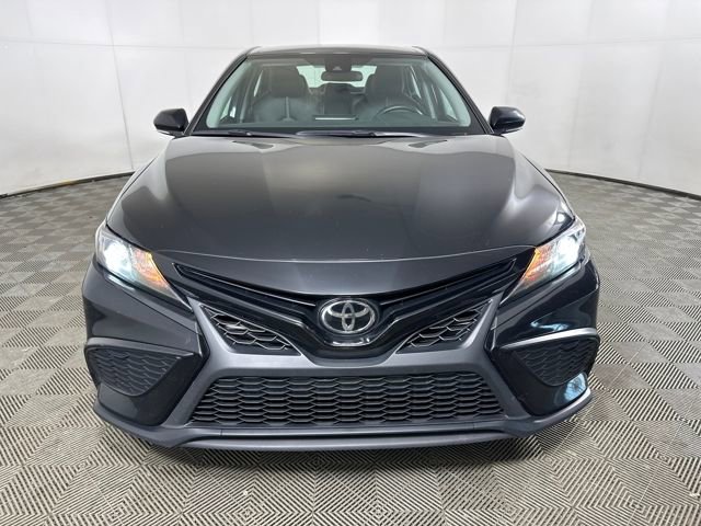 Used 2024 Toyota Camry SE image 8
