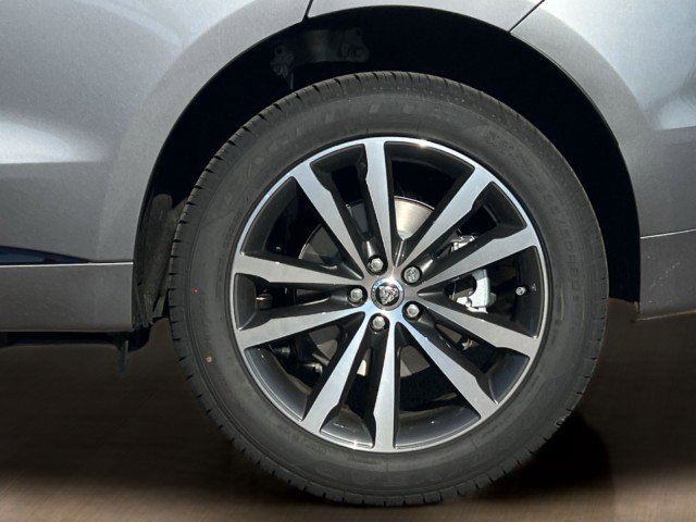 New 2026 Jaguar F-PACE R-Dynamic S image 13