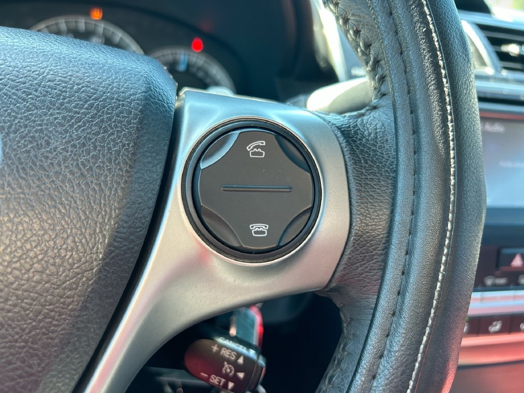 Used 2014 Toyota Camry SE FWD image 16