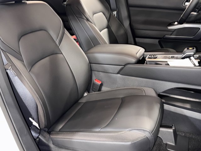 New 2025 Nissan Pathfinder SL image 8