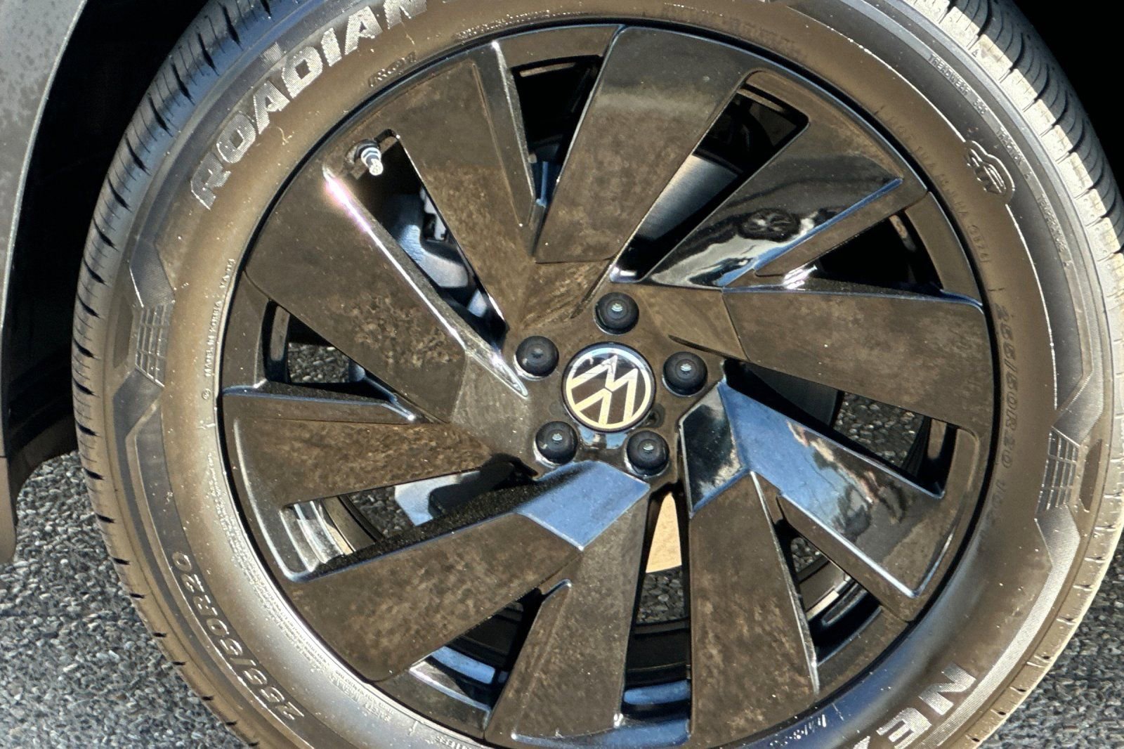 New 2025 Volkswagen Atlas SE image 26