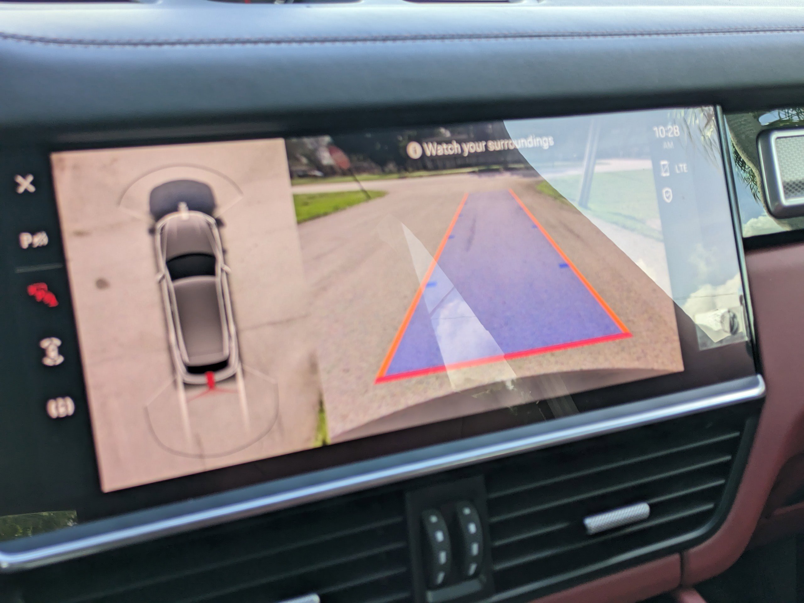 Used 2023 Porsche Cayenne Platinum Edition image 32