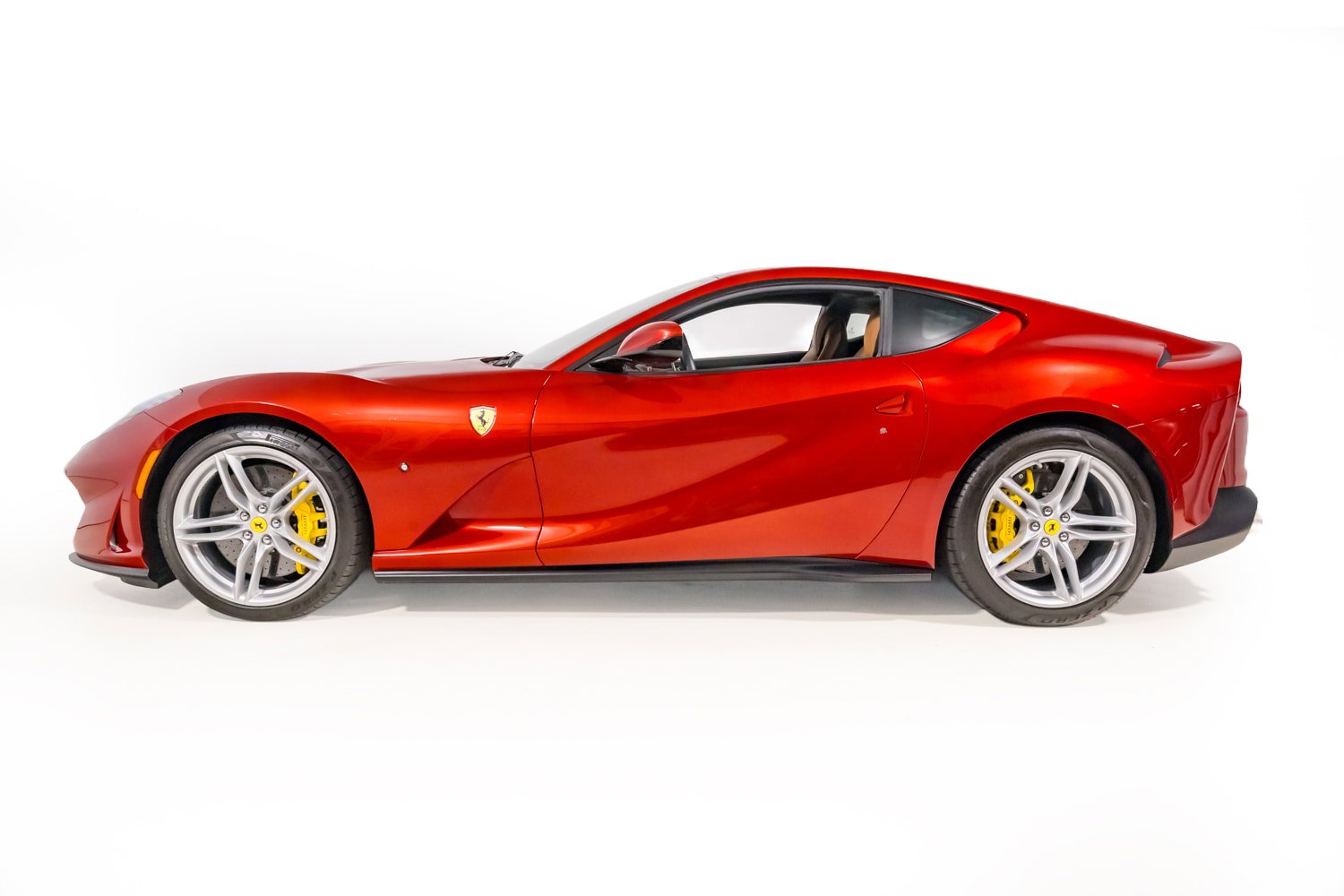 Used 2019 Ferrari 812 Superfast RWD image 3