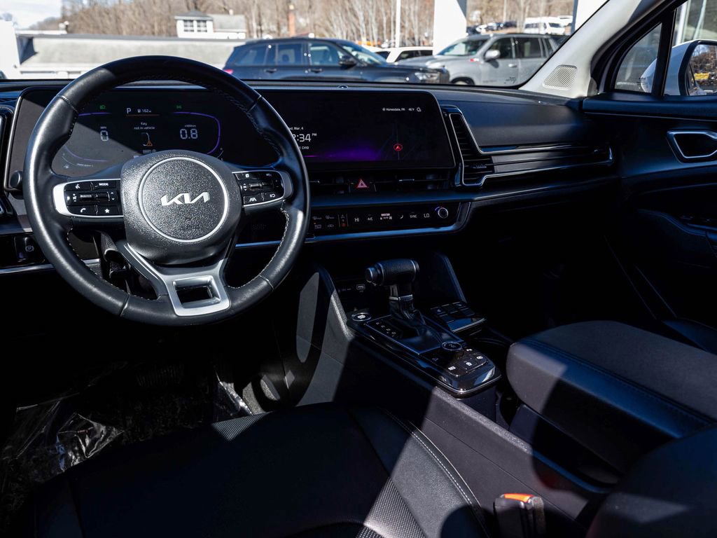 Used 2025 Kia Sportage EX w/ Premium Package image 16