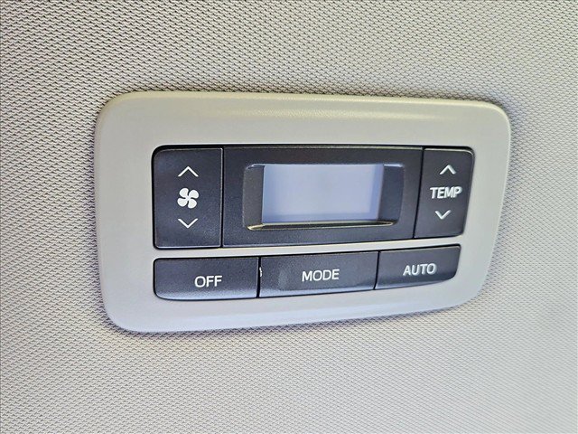 Used 2017 Toyota Sienna XLE FWD image 14