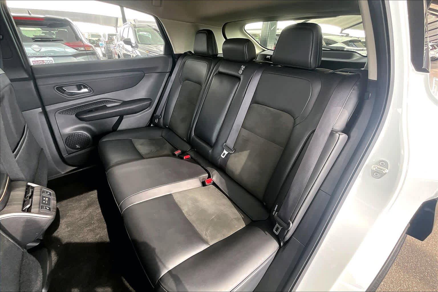 Used 2024 Nissan Ariya AWD image 18