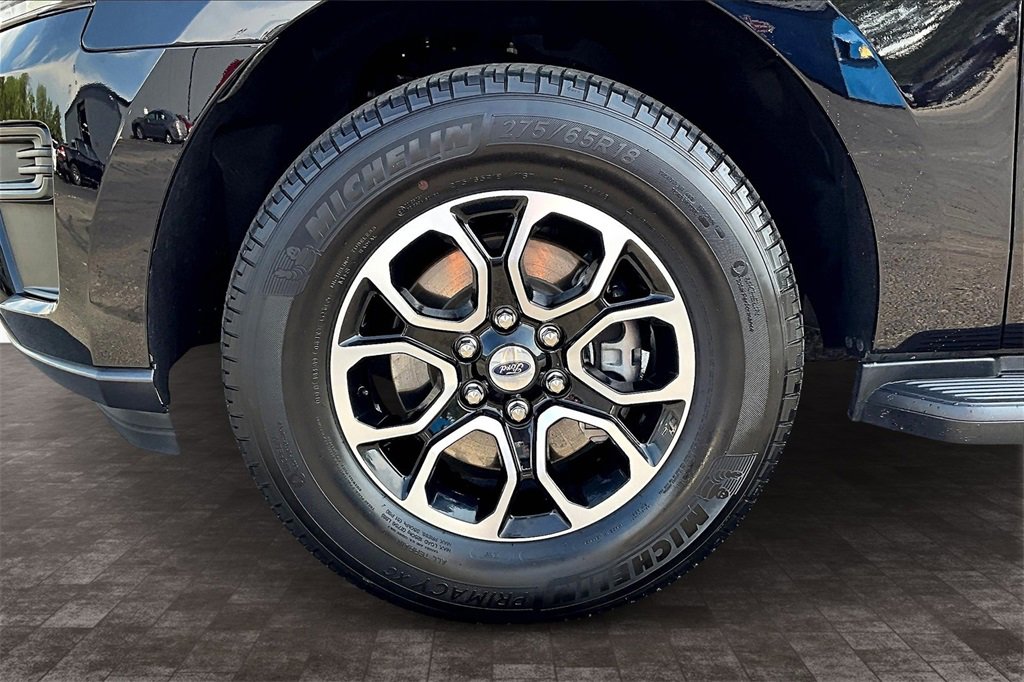 Used 2024 Ford Expedition XLT image 32