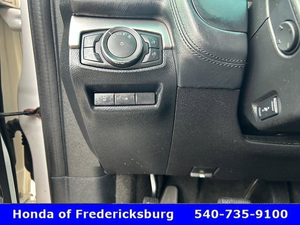 Used 2017 Ford Explorer Platinum image 26
