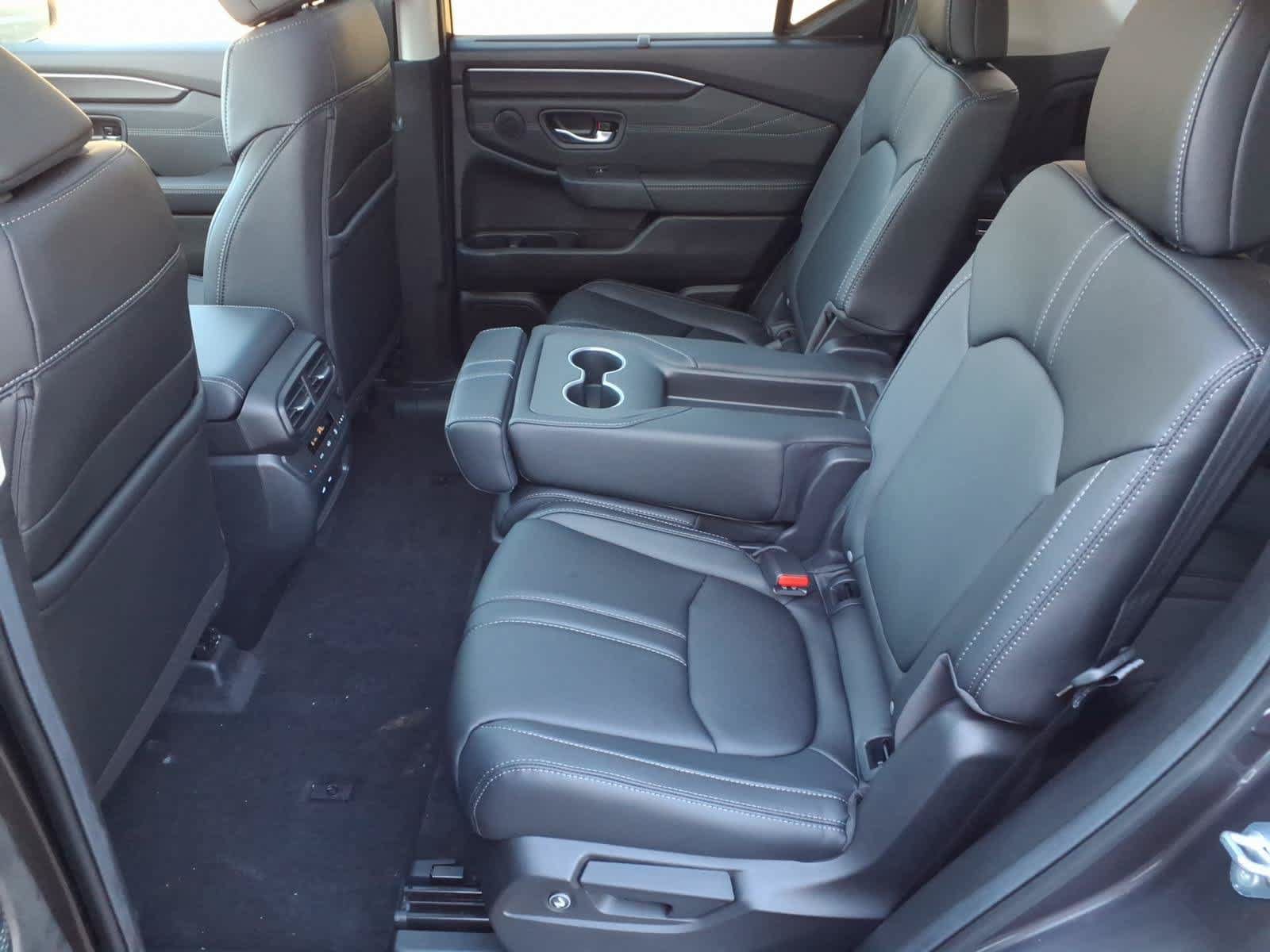 New 2026 Honda Pilot Touring image 9
