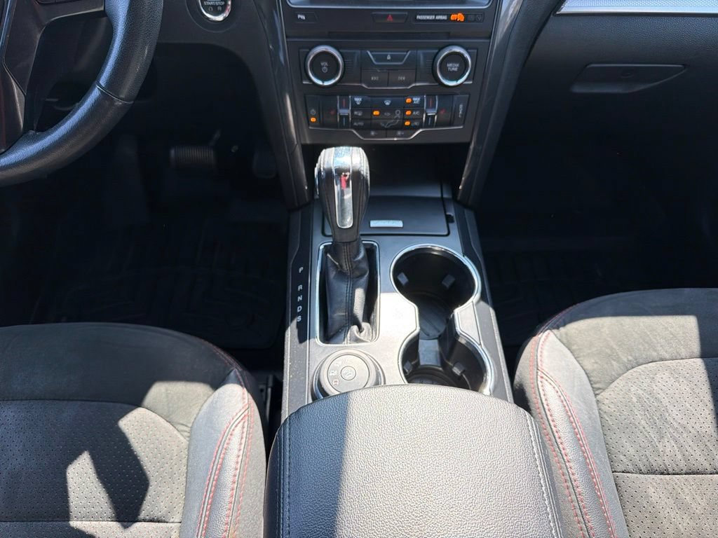 Used 2018 Ford Explorer XLT w/ Equipment Group 202A AWD/4WD image 28