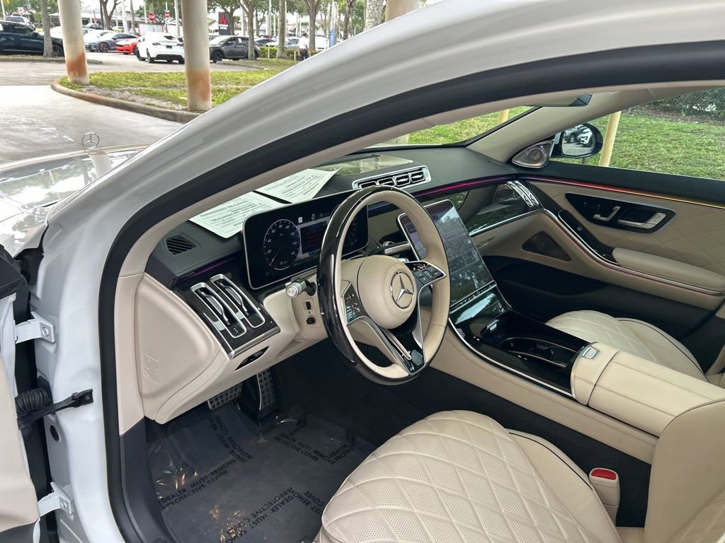 Used 2024 Mercedes-Benz S 580e 4MATIC Sedan w/ AMG Line image 6