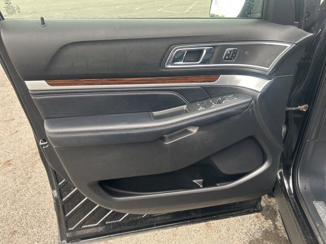 Used 2018 Ford Explorer Limited AWD/4WD image 11