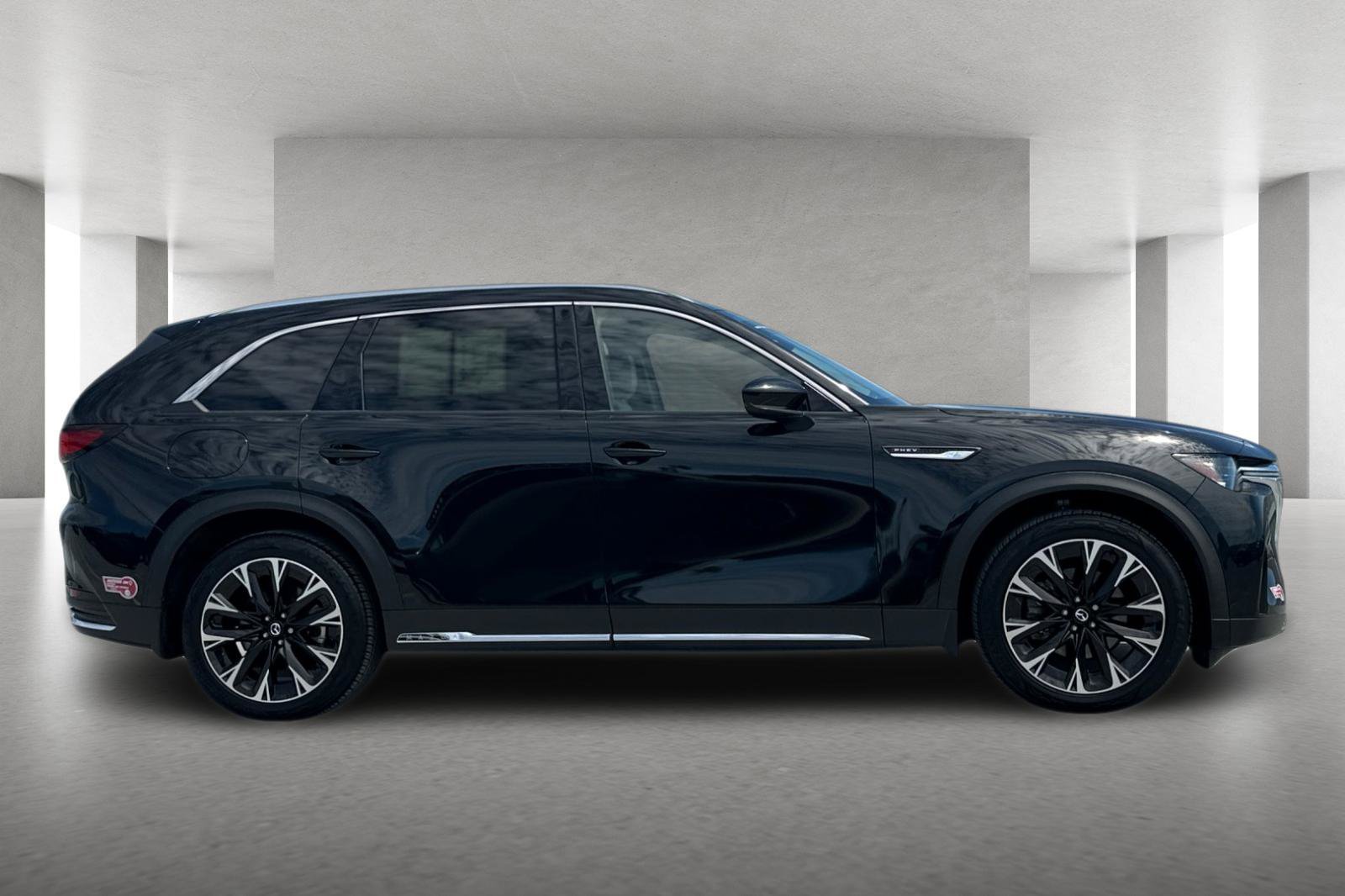 Certified 2024 MAZDA CX-90 Plug-In Hybrid w/ Premium Pkg AWD/4WD image 3