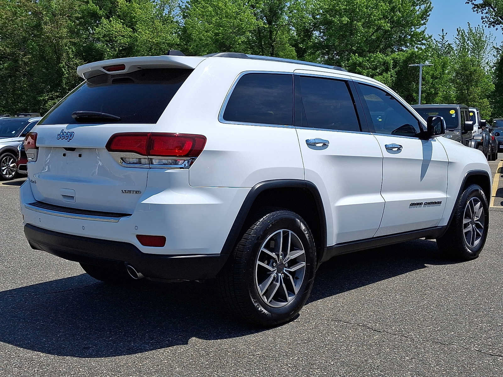 Used 2020 Jeep Grand Cherokee Limited AWD/4WD image 6