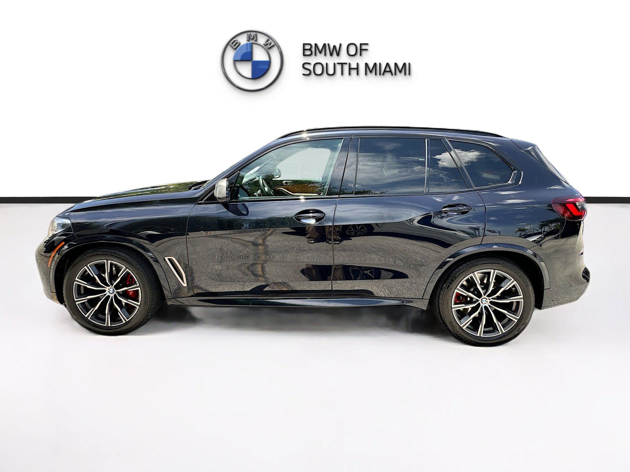 Used 2021 BMW X5 M50i w/ Premium Package AWD/4WD image 4