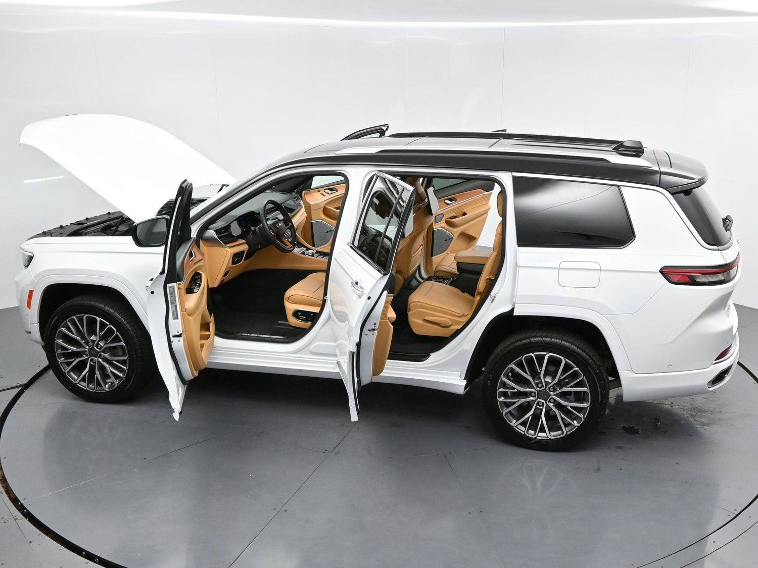 Used 2023 Jeep Grand Cherokee L Summit image 42