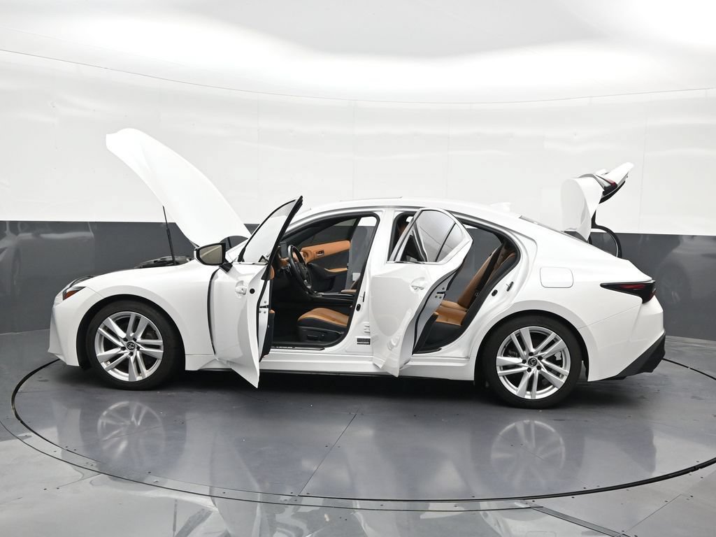 Used 2023 Lexus IS 300 w/ Comfort Package RWD image 33