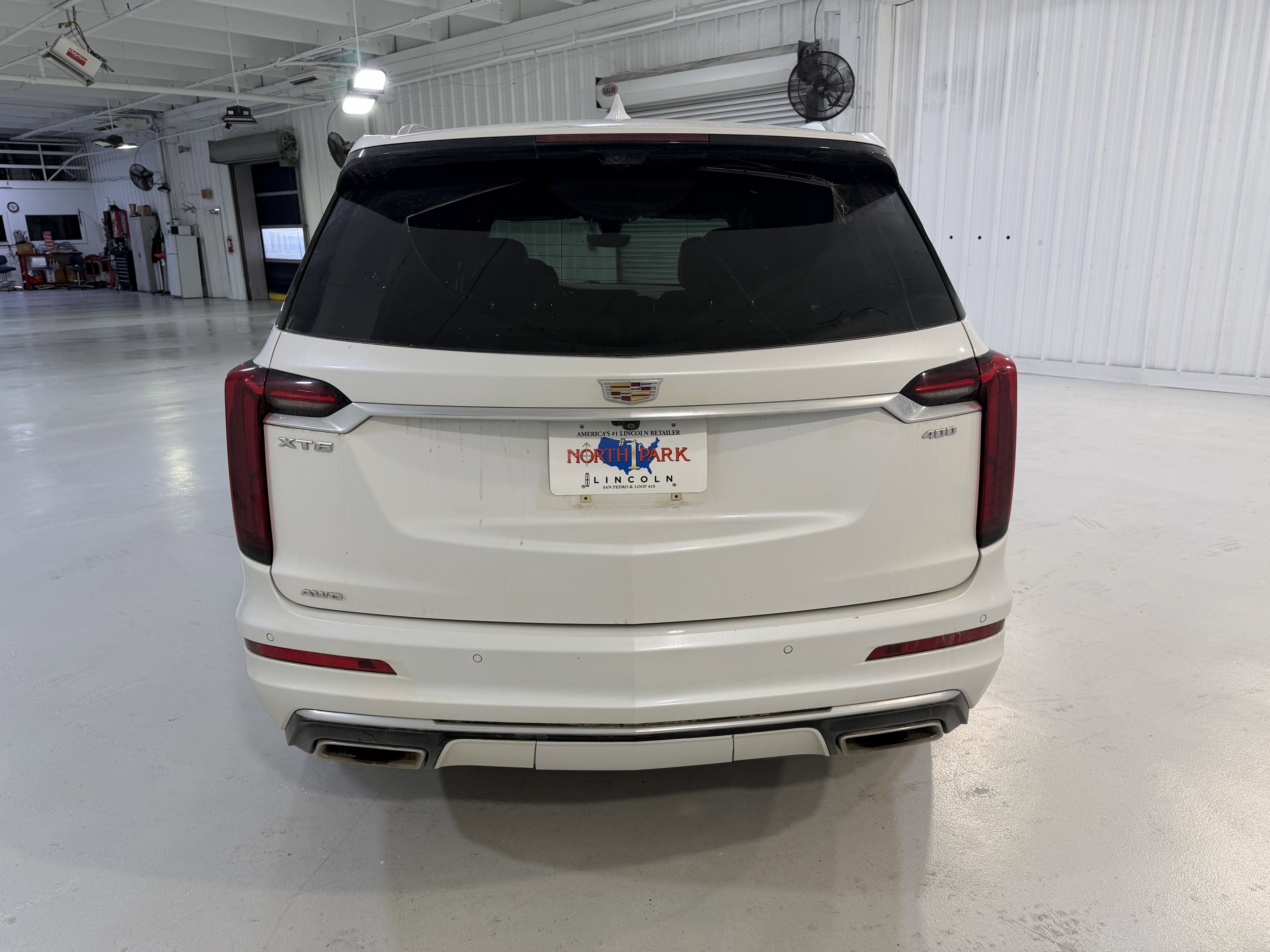 Used 2020 Cadillac XT6 Premium Luxury w/ Platinum Package AWD/4WD image 4
