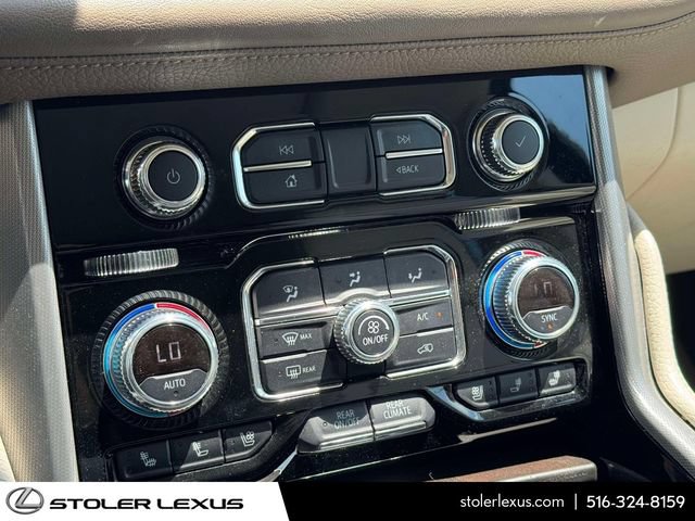 Used 2022 GMC Yukon Denali w/ Advanced Technology Package AWD/4WD image 34