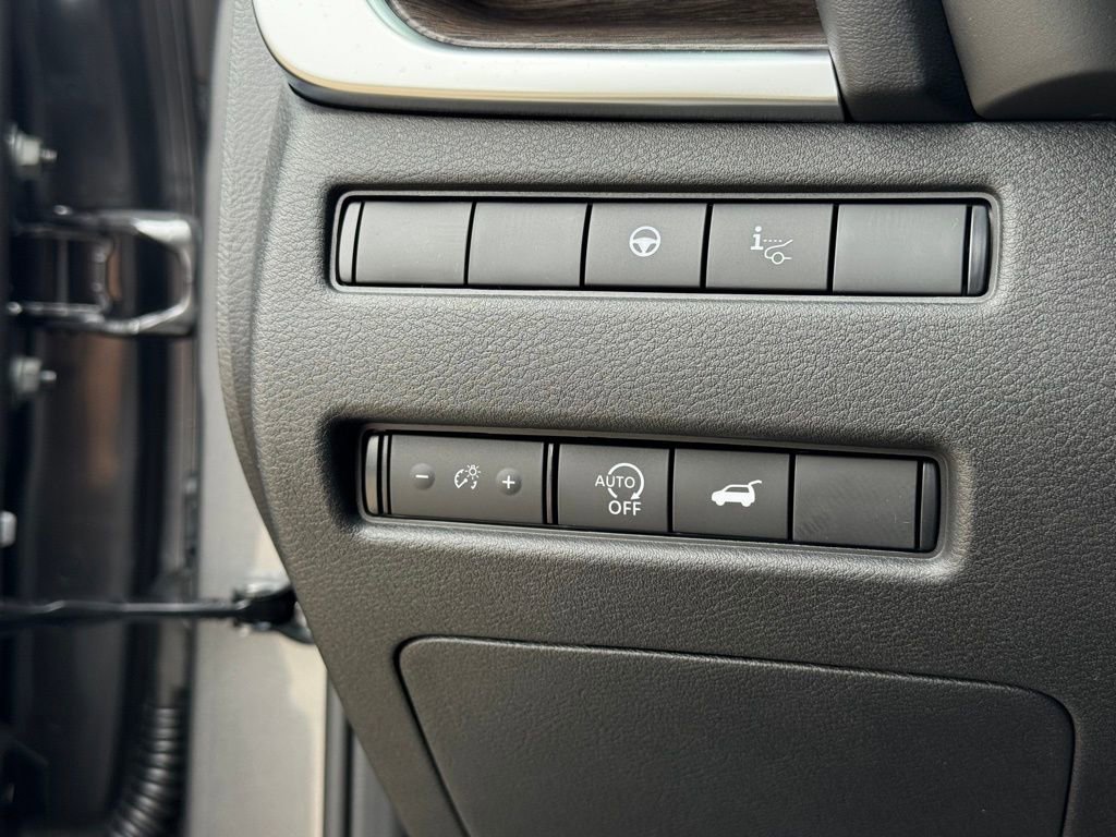 New 2026 Nissan Rogue Platinum image 14