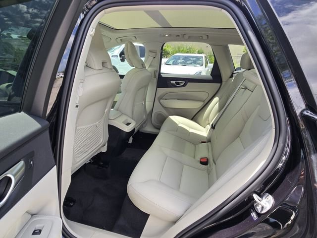 Used 2024 Volvo XC60 B5 Plus w/ Protection Package Premier AWD/4WD image 15