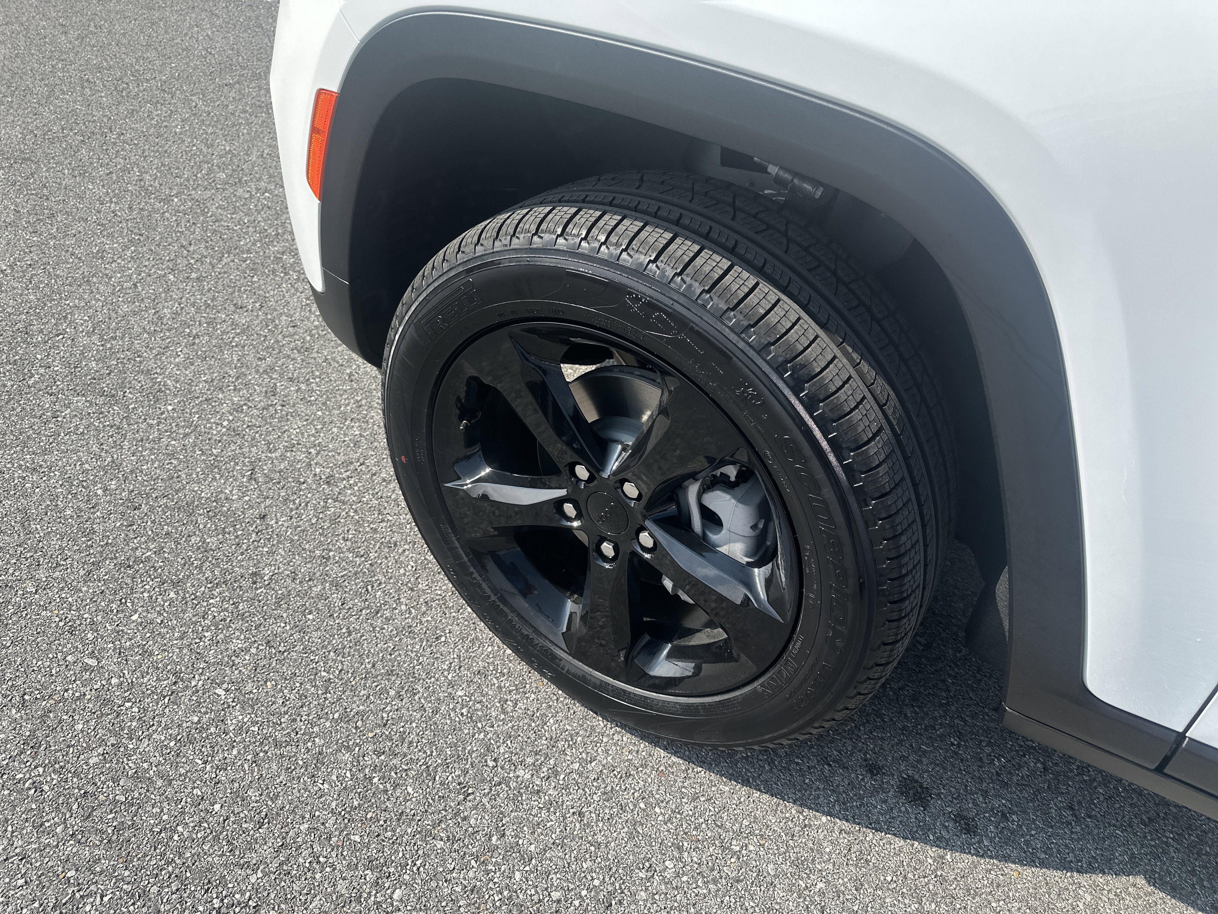 New 2025 Jeep Grand Cherokee Limited w/ Black Appearance Package AWD/4WD image 11