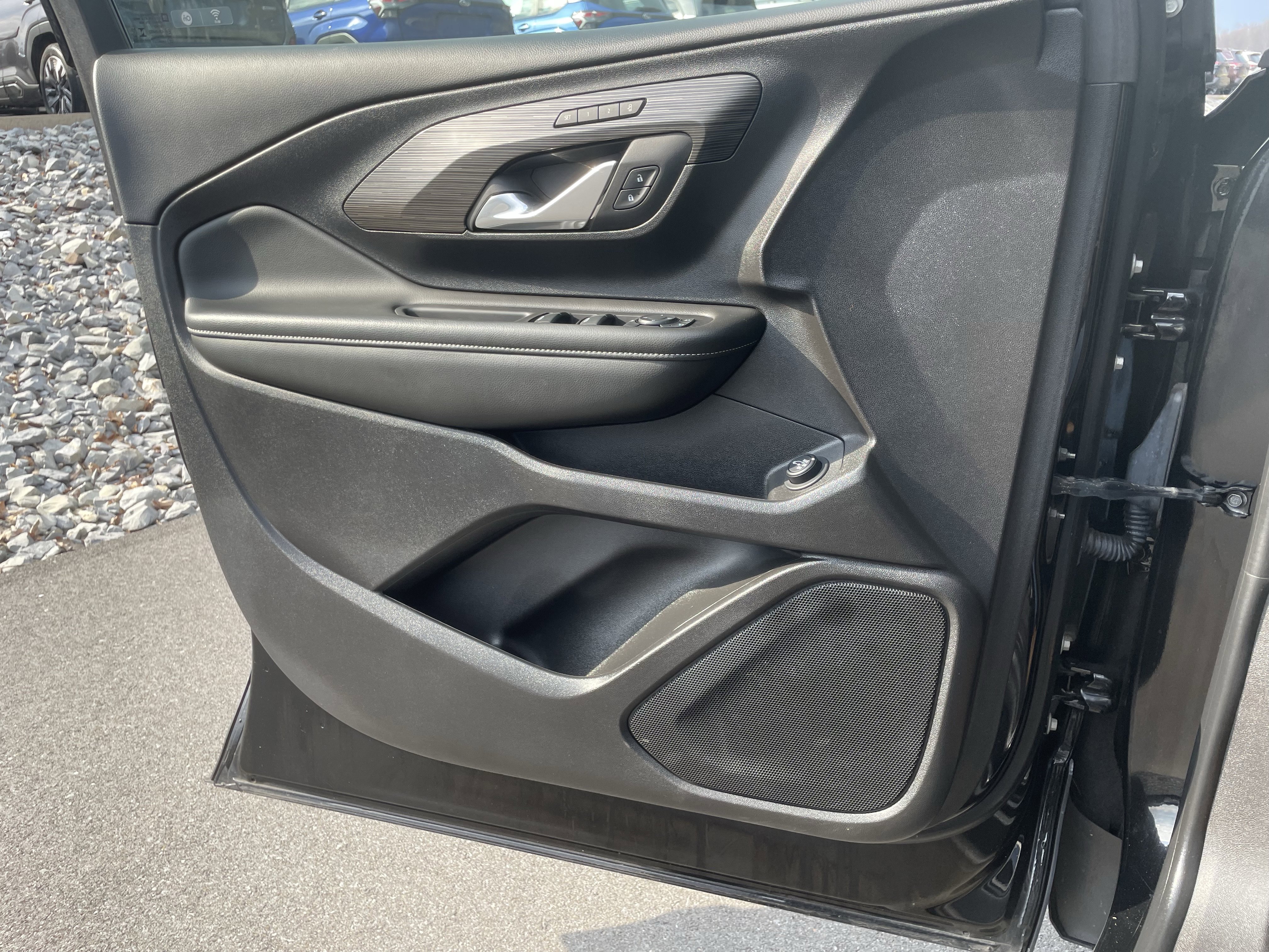 Used 2024 GMC Terrain SLT image 15