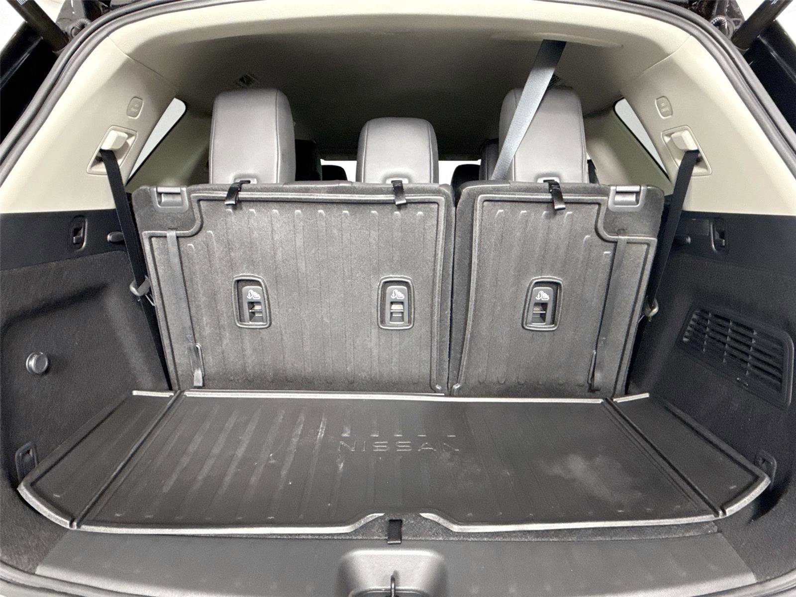 Used 2024 Nissan Pathfinder SL image 54